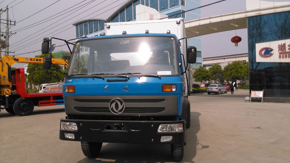 出口东风145冷藏车_副本